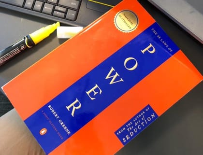 The 48 Laws of Power - International Bestseller
